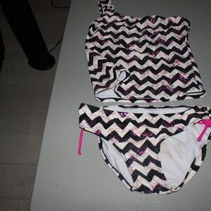 Black & White 2 Pcs Justice Tankini Swimsuit Size Medium